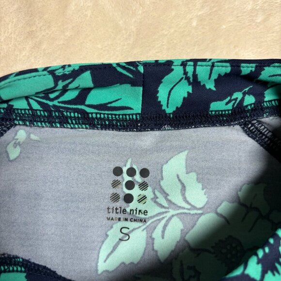 Title Nine Womens Quarter Zip Rash Guard Size Small Blue Floral Long Sleeve - Picture 2 of 7